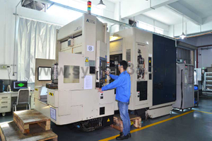 MAKINO horizontales Bearbeitungszentrum