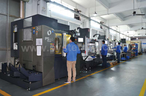 MAKINO Bearbeitungszentrum